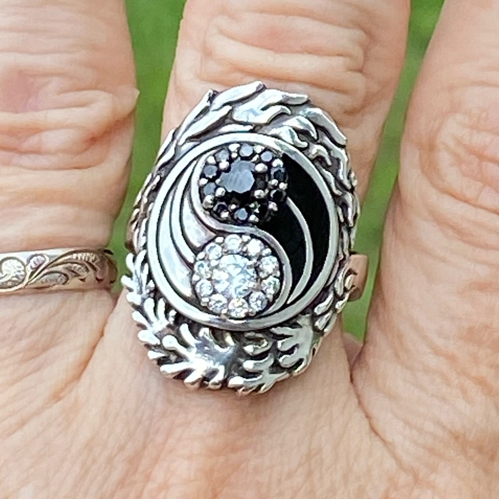 Yin Yang ring .925 Sterling Silver w/ black and white cz size 10 Peter Stone